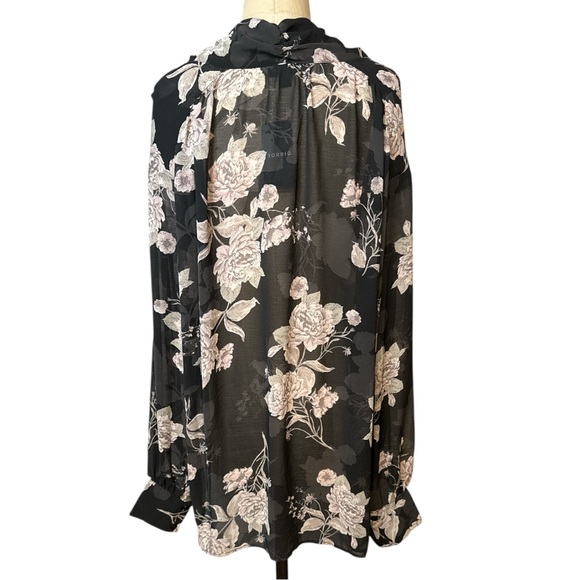 Torrid Chiffon Floral Tie Front Blouse NWT Black 1X (14/16) - Picture 5 of 8